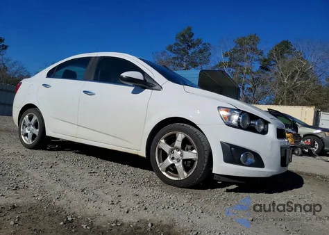 2016 Chevrolet Sonic Ltz z USA, uszkodzony, nr VIN 1G1JE5SB8G4145476